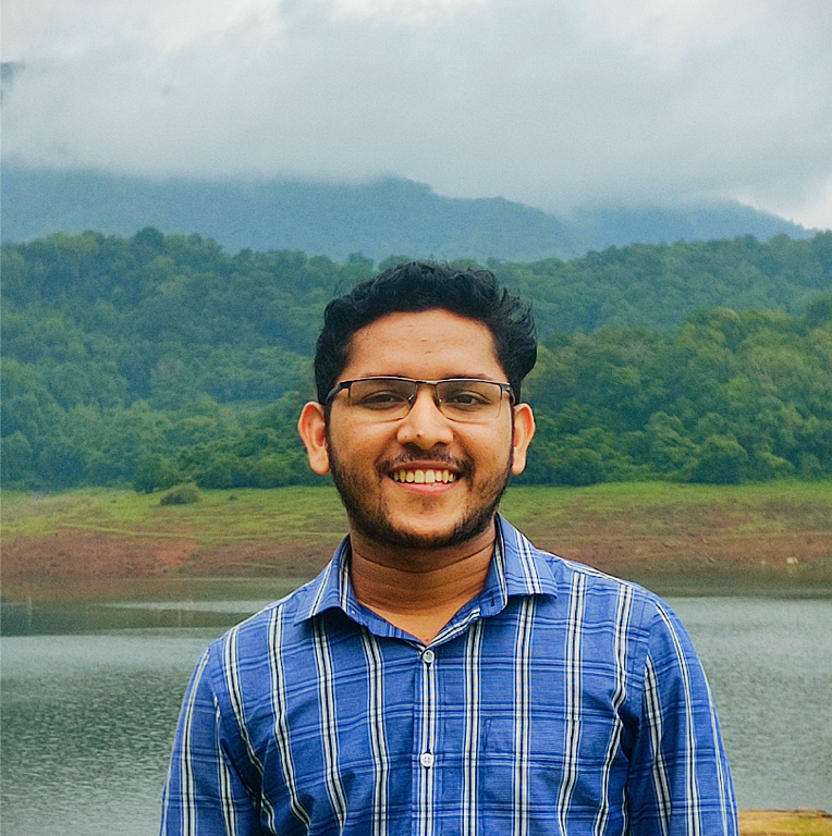 A person smiling at camera

AI-generated content may be incorrect.