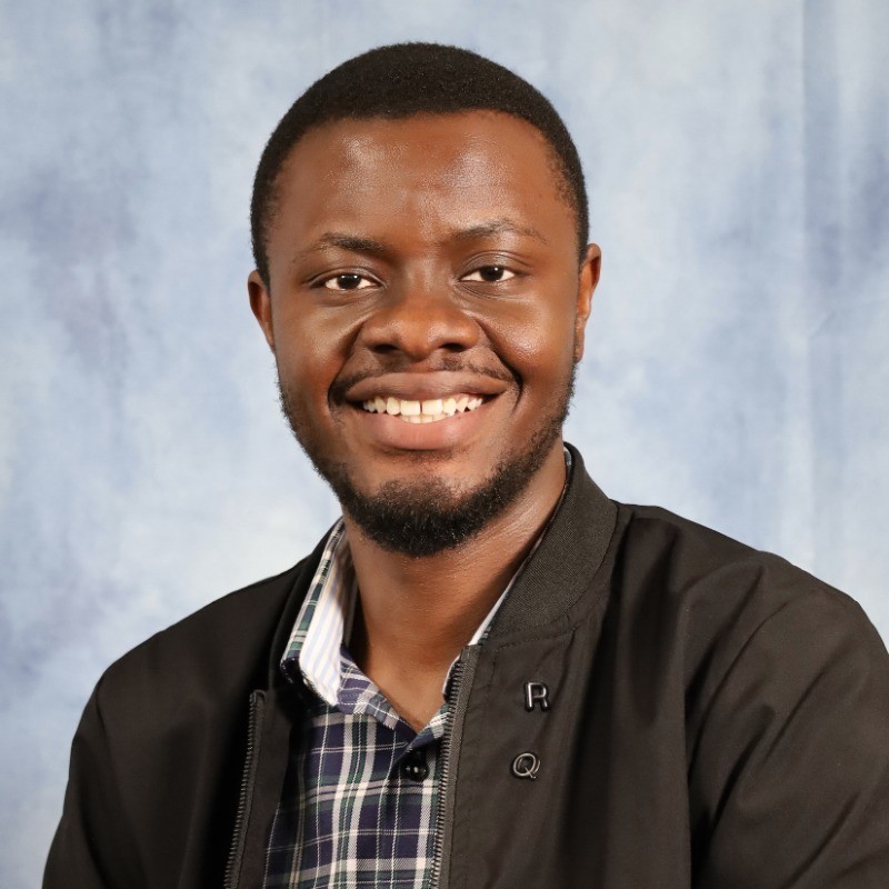A person smiling at the camera

AI-generated content may be incorrect.